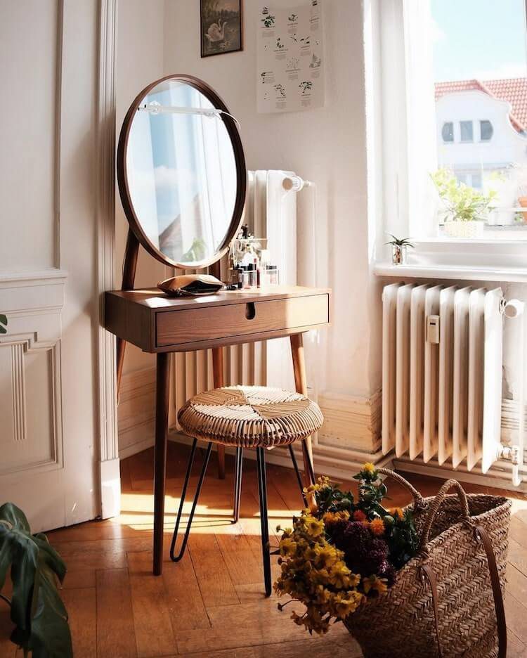 Oval teak wood dressing table with mirror and storage drawers for bedroom